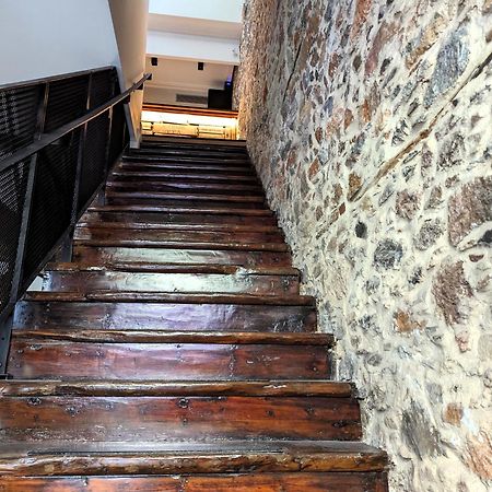 Issa Lesvos Vandrarhem Mytilíni Exteriör bild